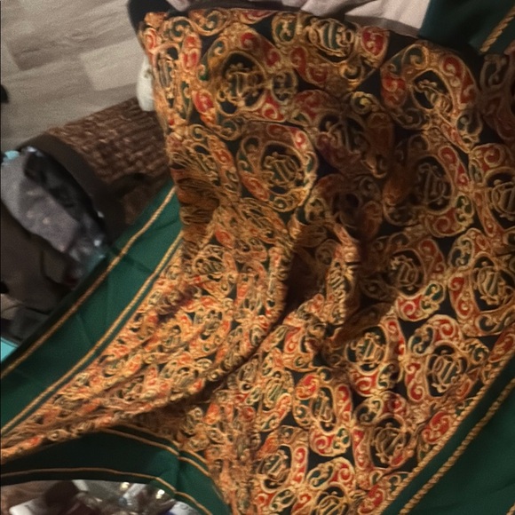 CD Elegant Green and Gold Patterned Scarf original tags and price - Picture 1 of 6
